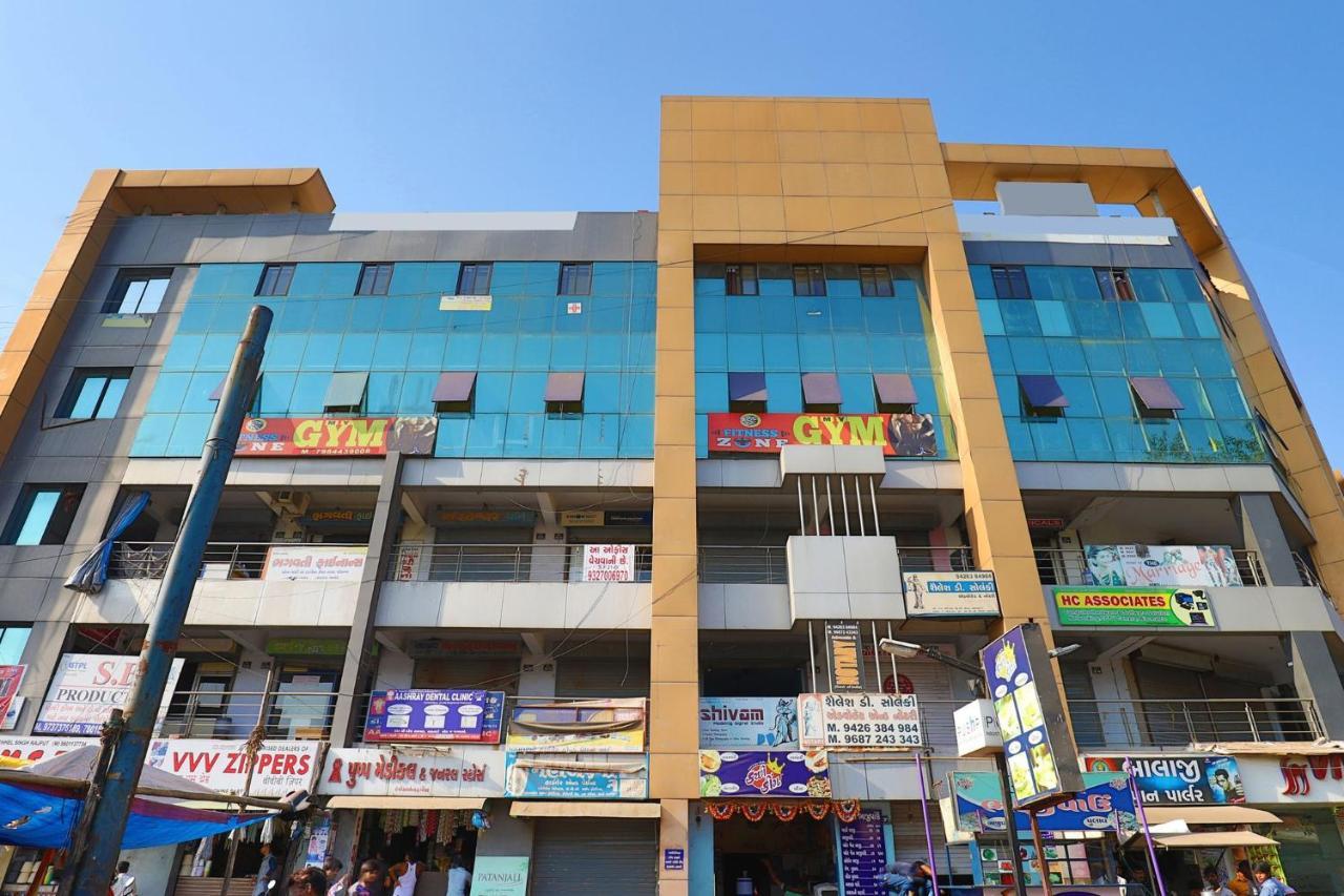 Hotel Tulip Plaza Αχμπανταμπάντ Εξωτερικό φωτογραφία